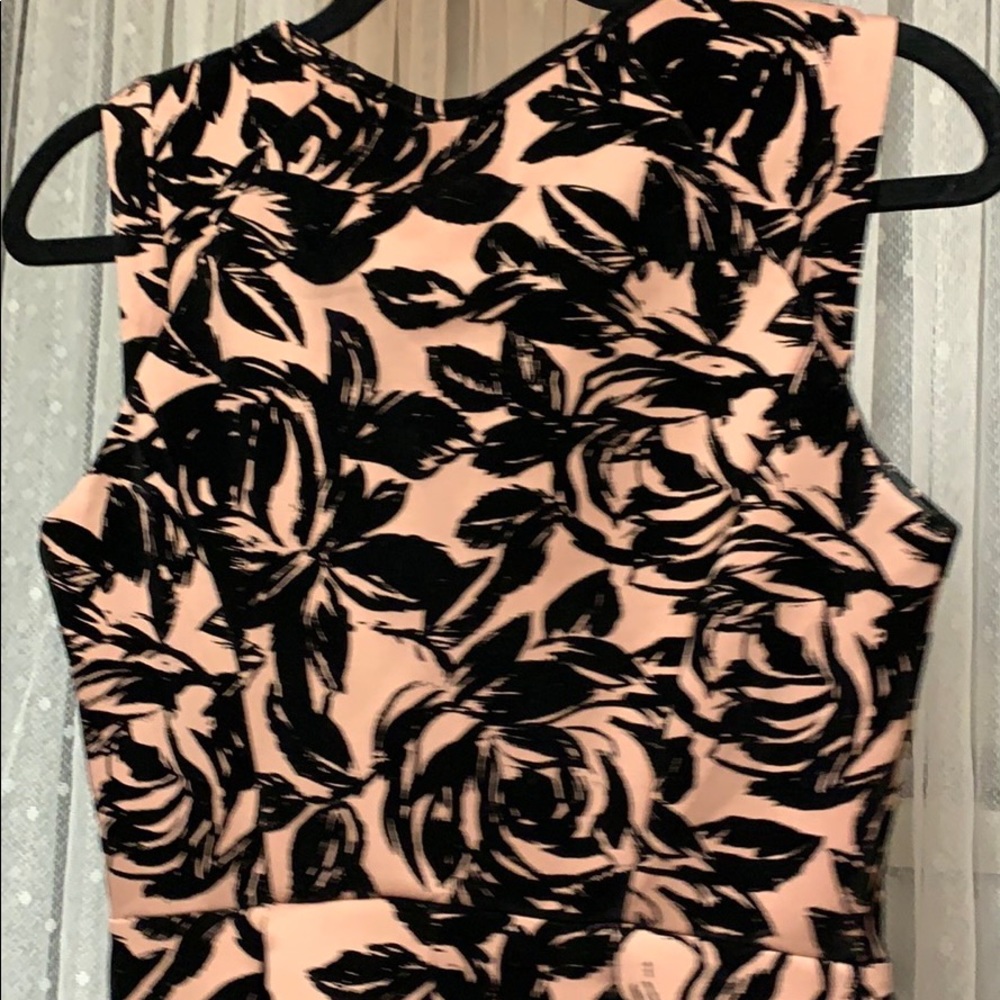Dress - Picture 5 of 7